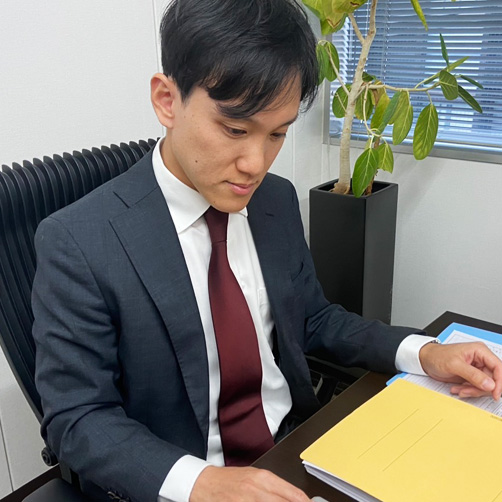 債務整理を専門に扱う担当司法書士が在籍しています